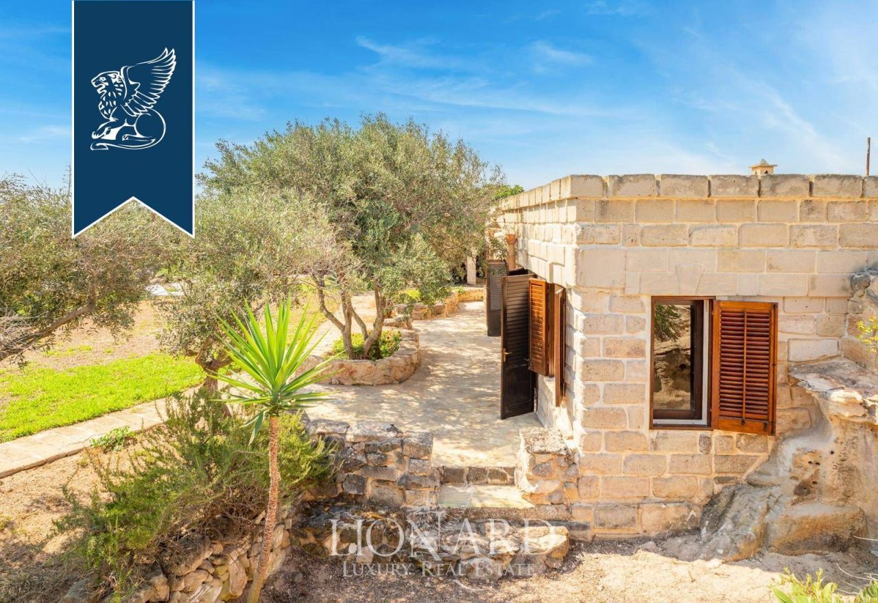 Вилла в Фавиньяне, Италия, 350 м² - фото 15