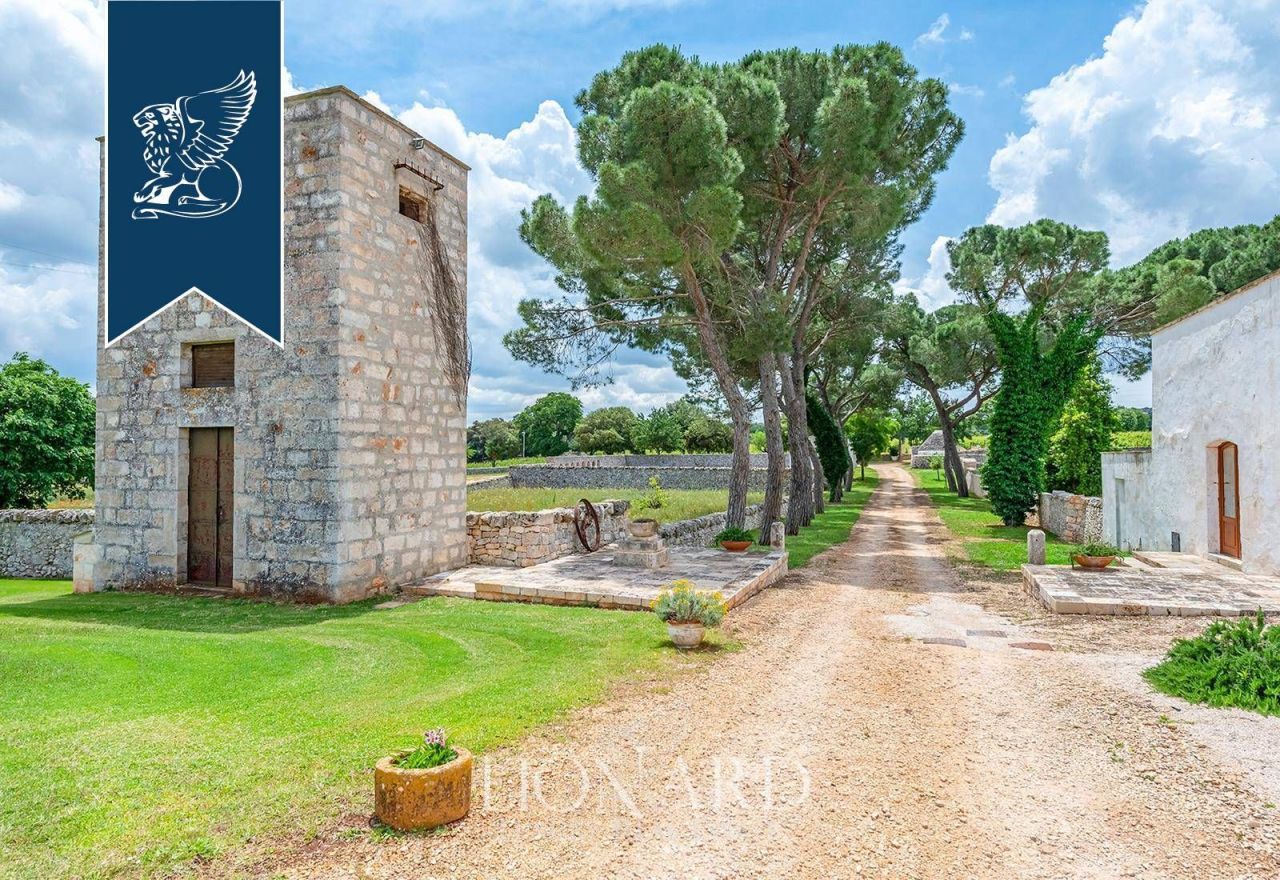 Вилла в Таранто, Италия, 3 850 м² - фото 15