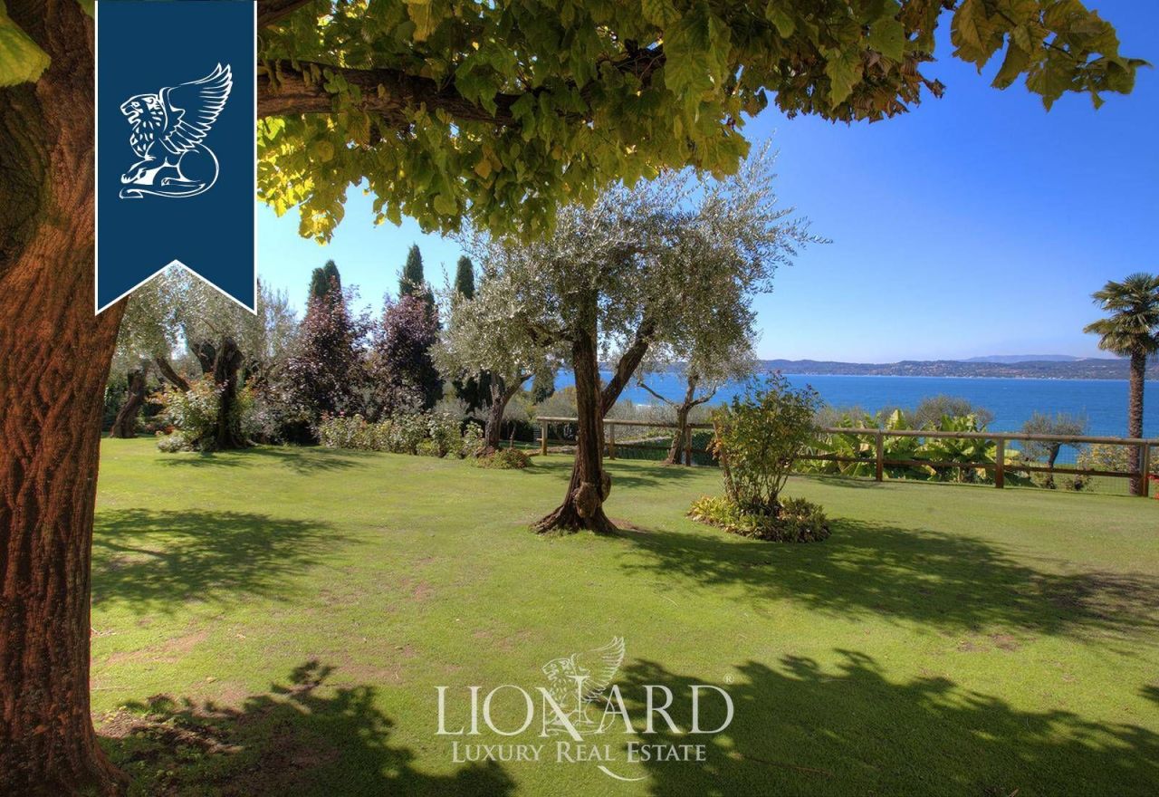 Вилла в Сирмионе, Италия, 570 м² - фото 14