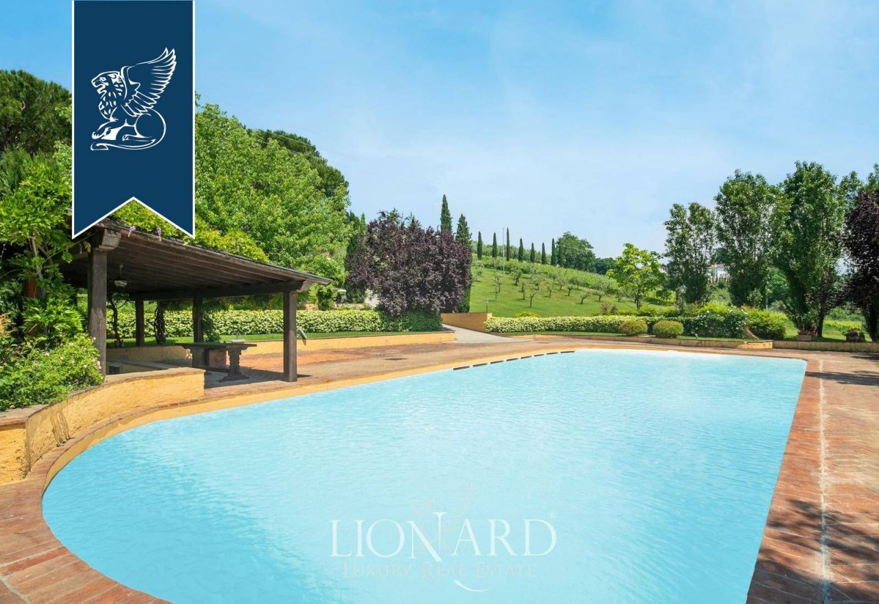 Вилла в Прато, Италия, 1 000 м² - фото 14