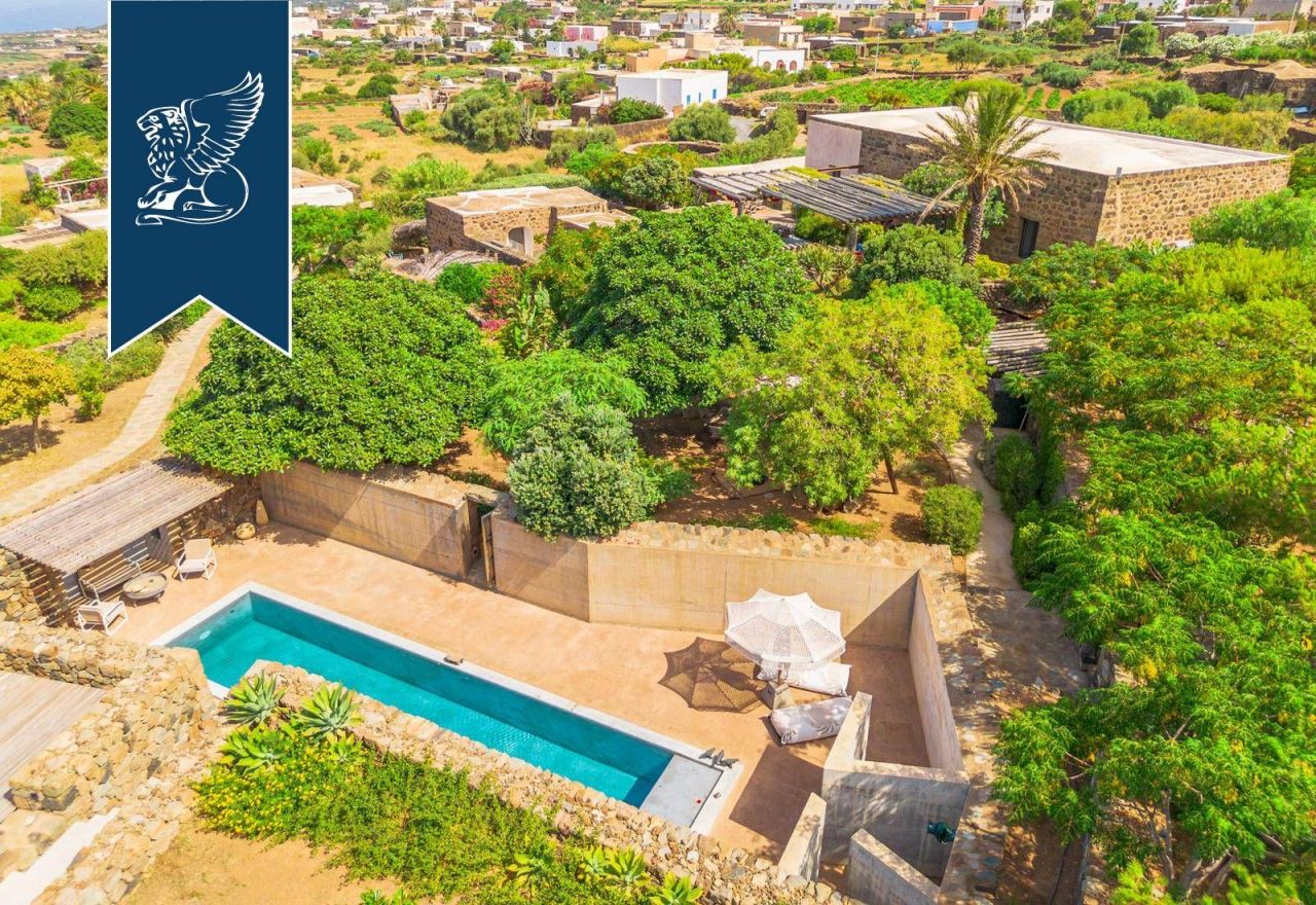 Вилла на о-ве Пантеллерия, Италия, 400 м² - фото 14