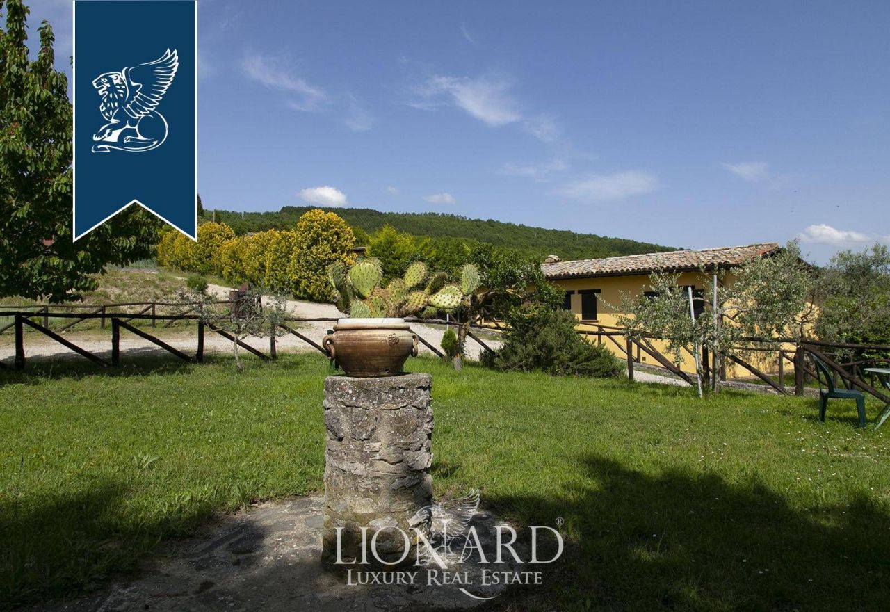 Ферма в Перудже, Италия, 2 000 м² - фото 14