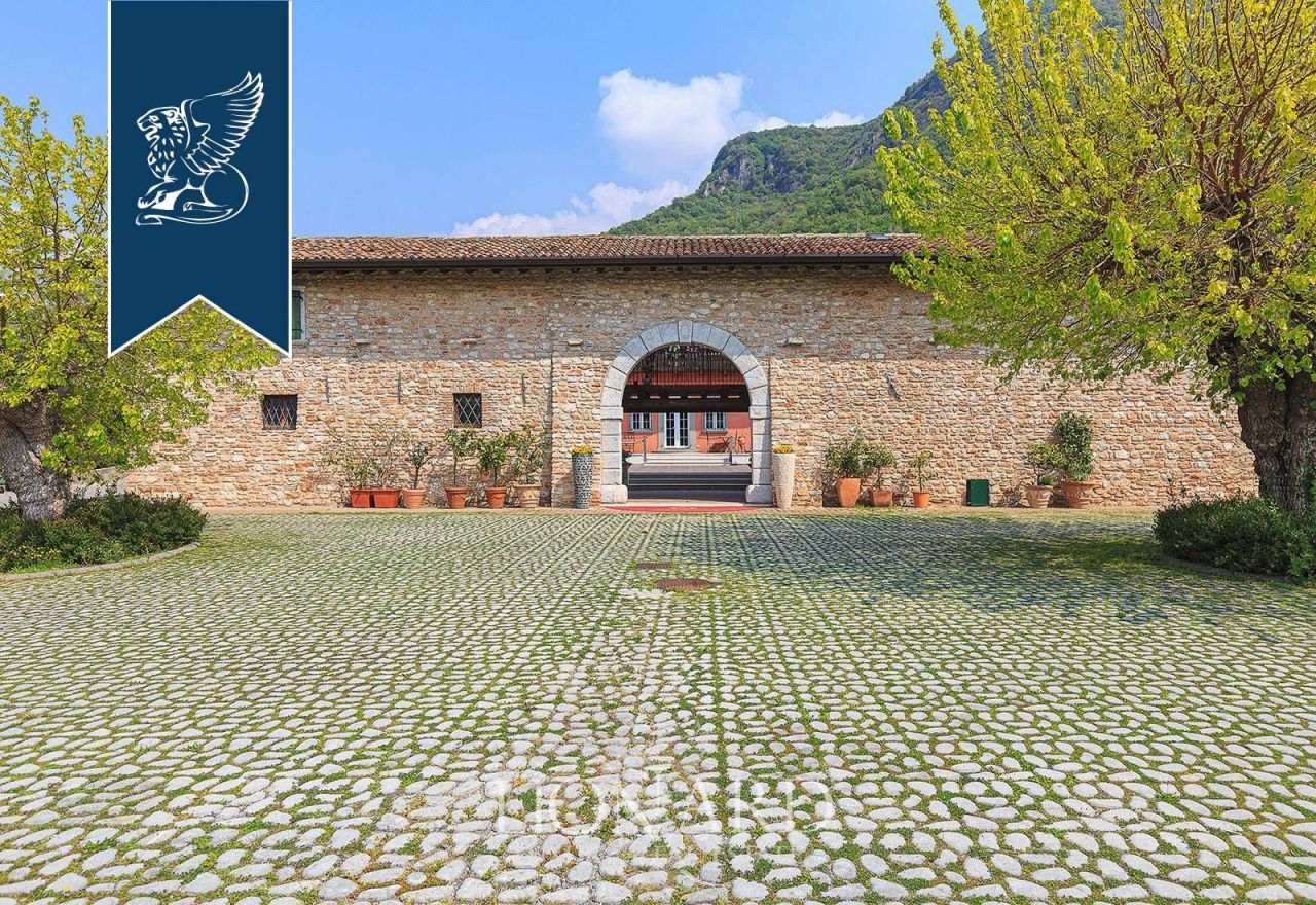 Ферма в Сало, Италия, 2 500 м² - фото 15