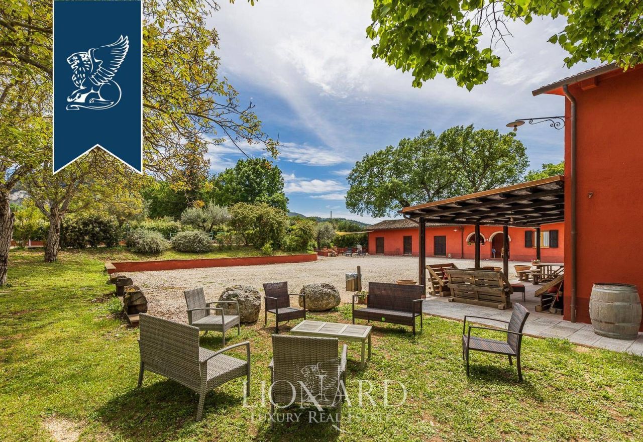 Ферма в Сполето, Италия, 1 064 м² - фото 16