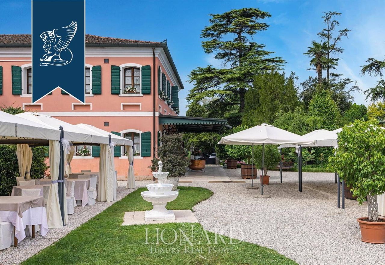 Вилла в Порденоне, Италия, 2 300 м² - фото 16