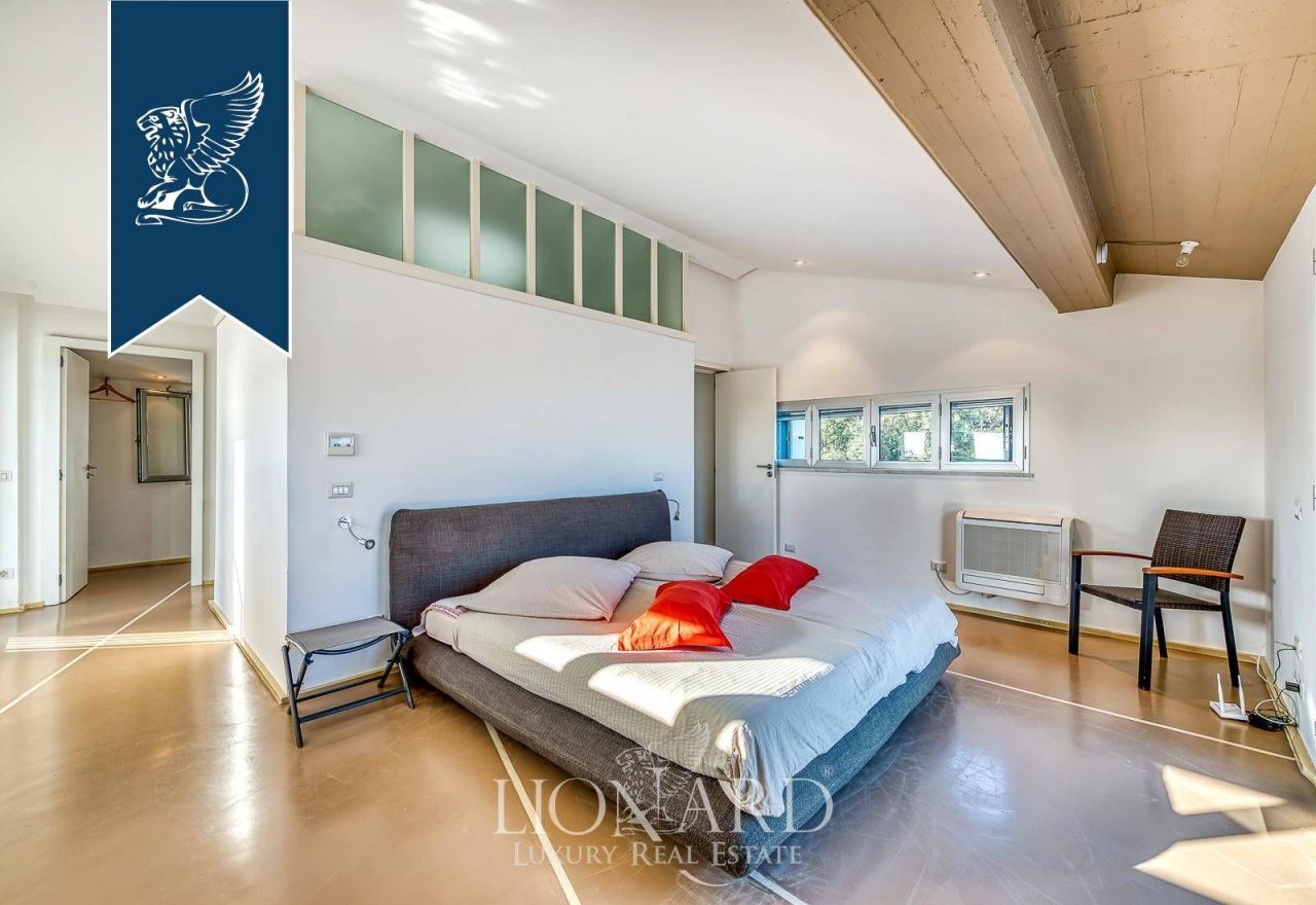 Вилла в Латина, Италия, 630 м² - фото 16