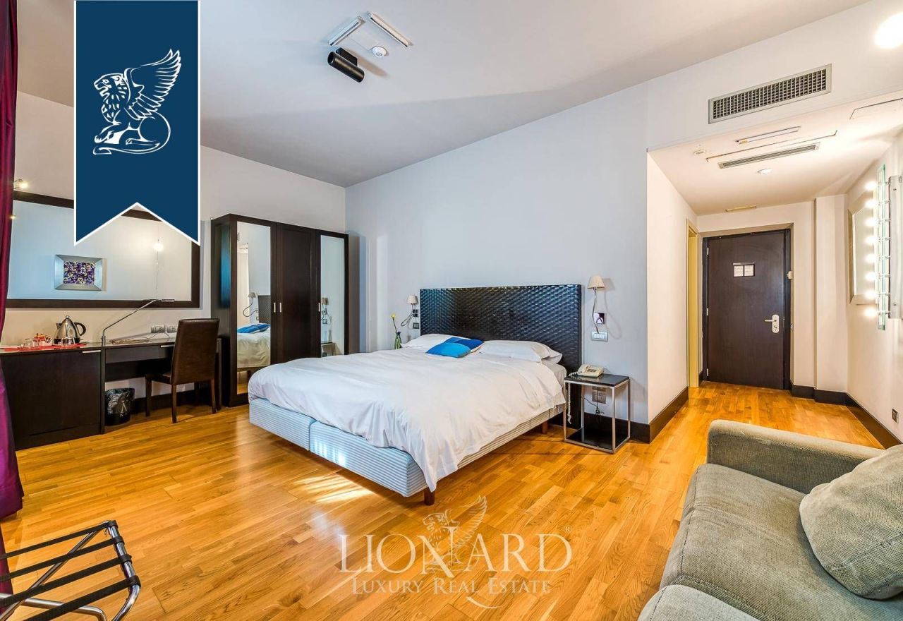 Отель, гостиница в Неаполе, Италия, 600 м² - фото 16