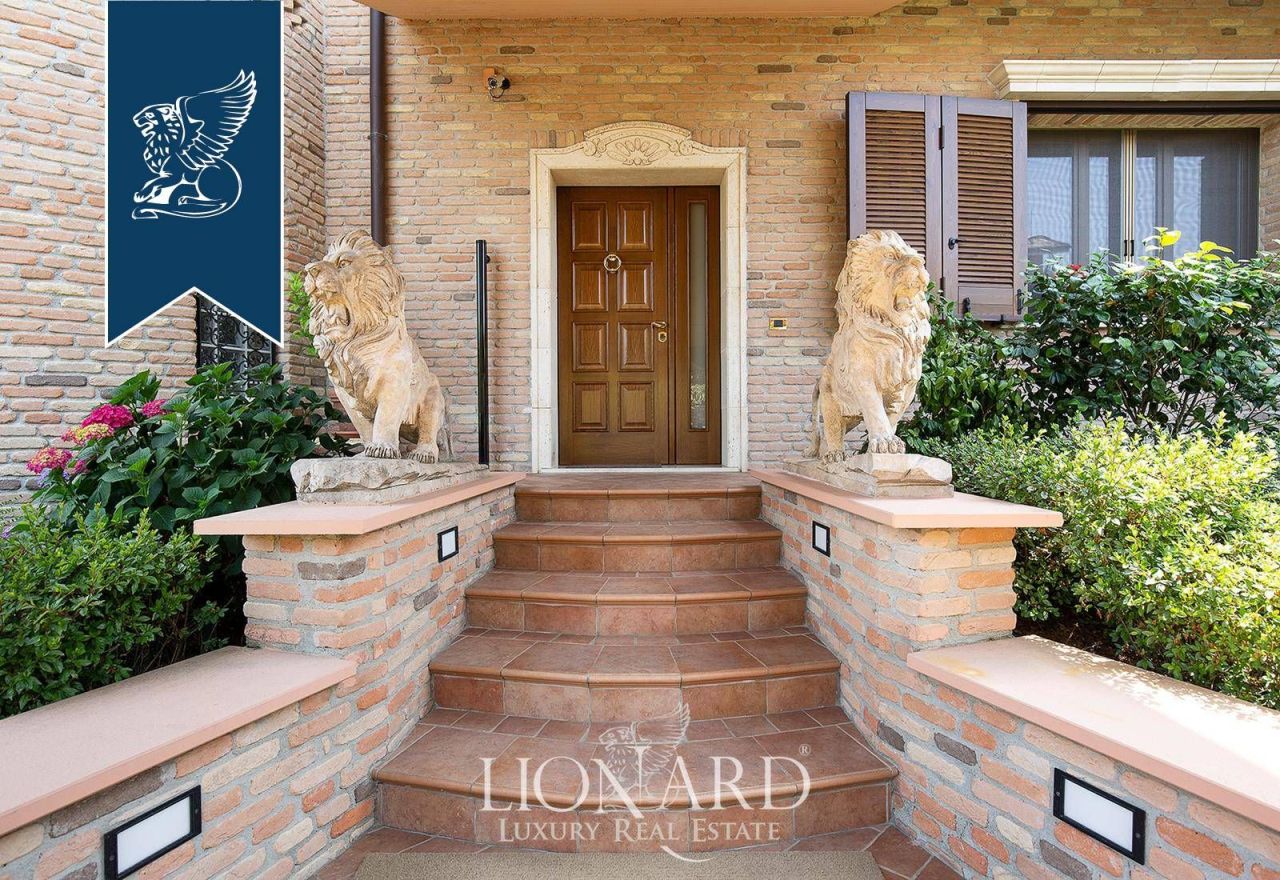 Вилла в Павии, Италия, 400 м² - фото 16