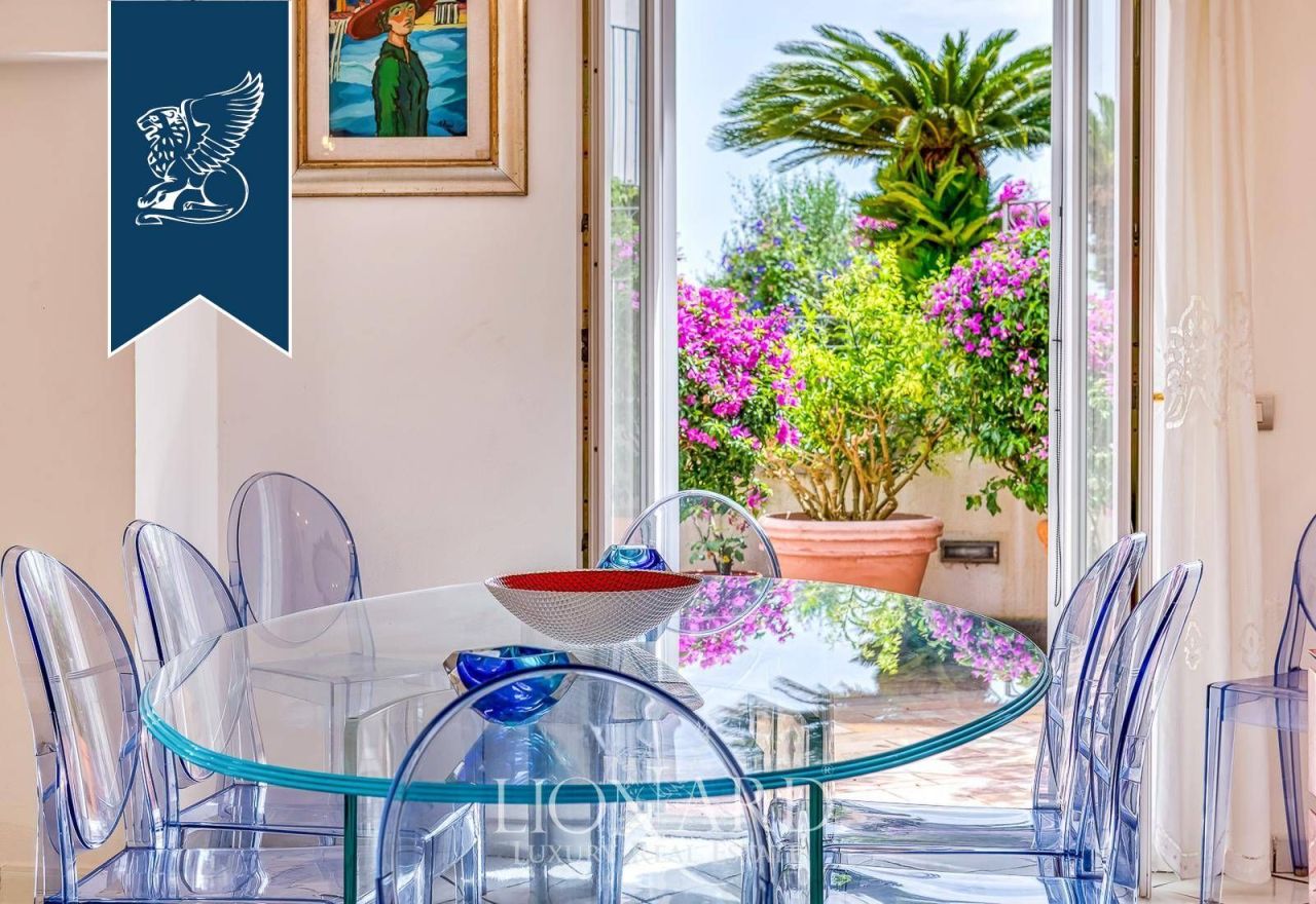 Вилла в Неаполе, Италия, 270 м² - фото 16