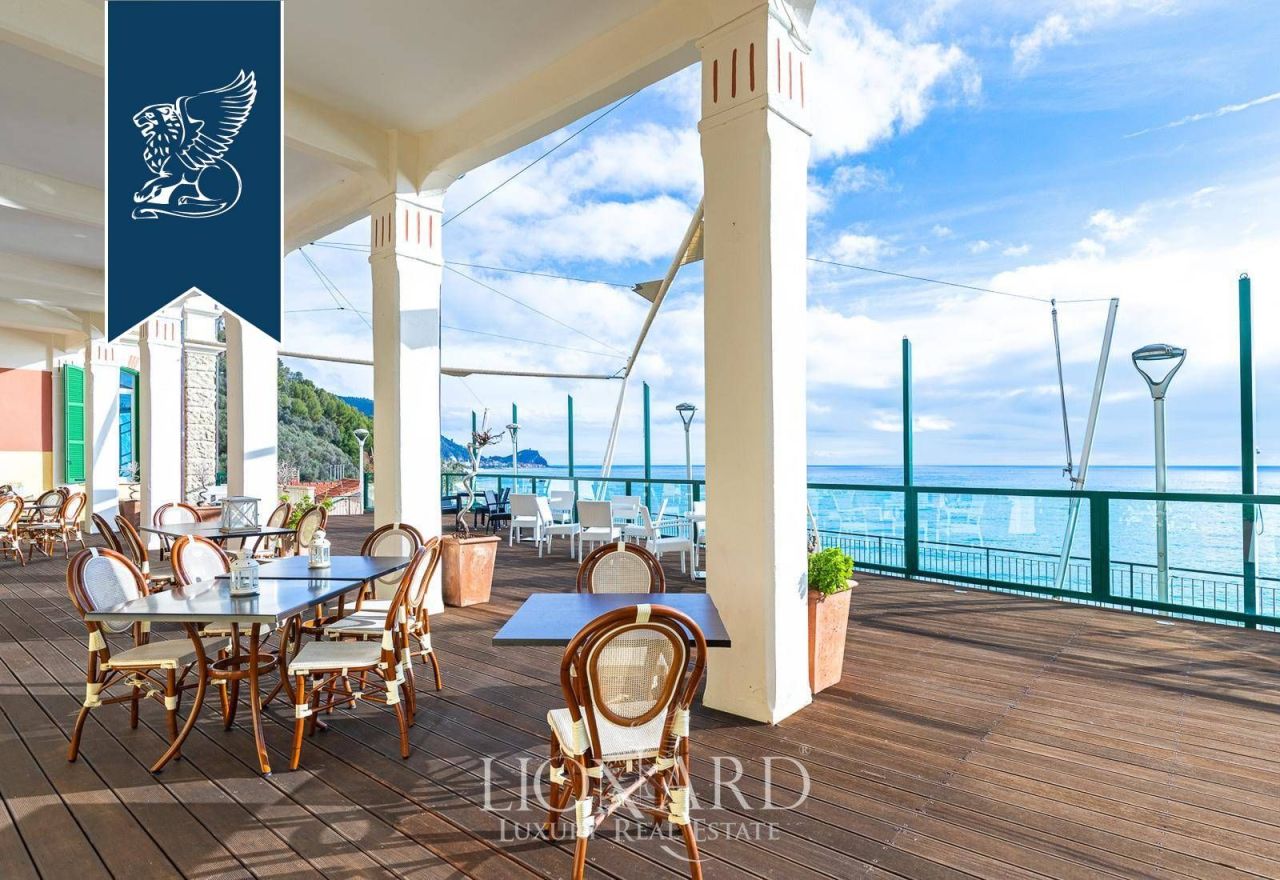 Вилла в Савоне, Италия, 4 280 м² - фото 16