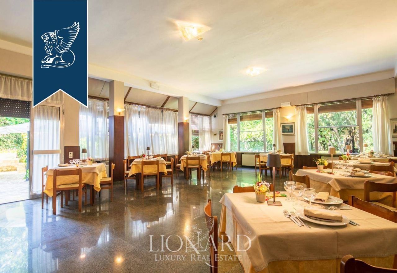 Отель, гостиница в Сполето, Италия, 1 500 м² - фото 16