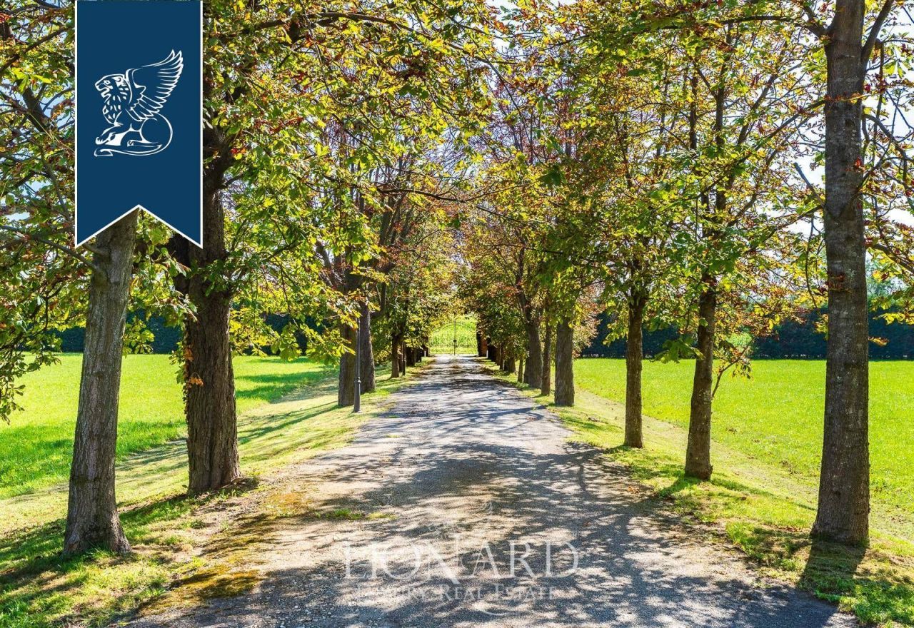 Вилла в Турине, Италия, 1 157 м² - фото 16