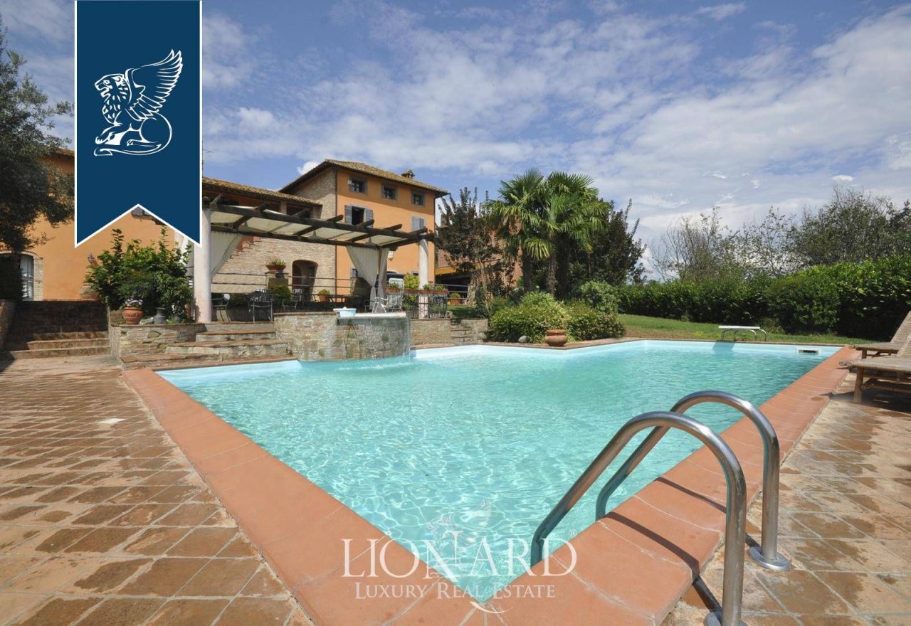 Вилла в Перудже, Италия, 550 м² - фото 16