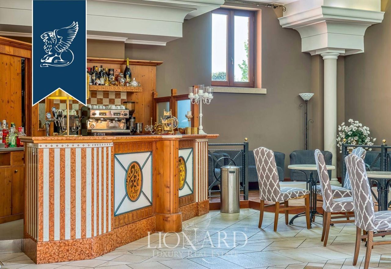 Замок в Авеллино, Италия, 6 000 м² - фото 16