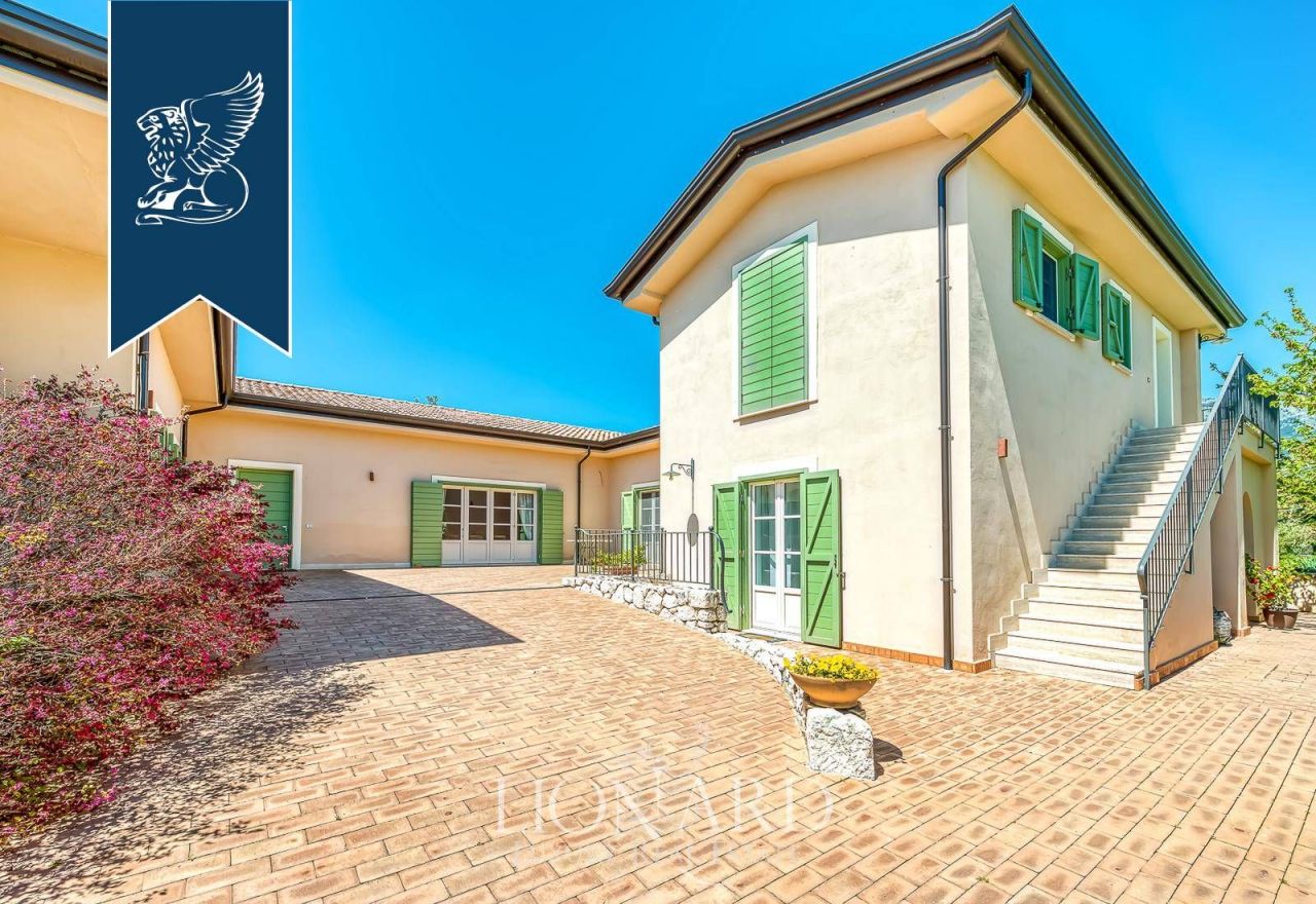 Ферма в Фрозиноне, Италия, 2 000 м² - фото 16