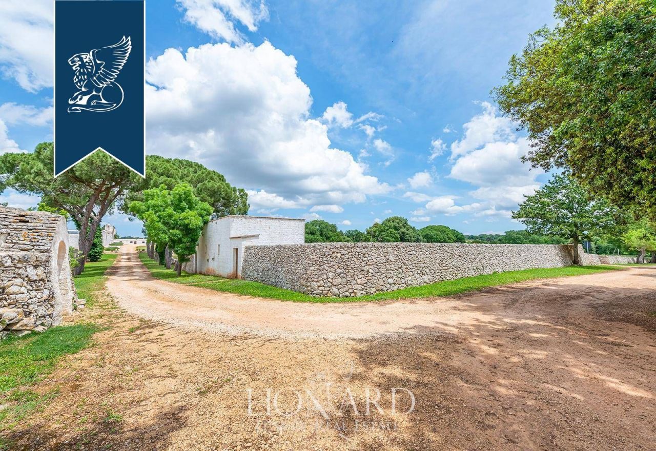 Вилла в Таранто, Италия, 3 850 м² - фото 16