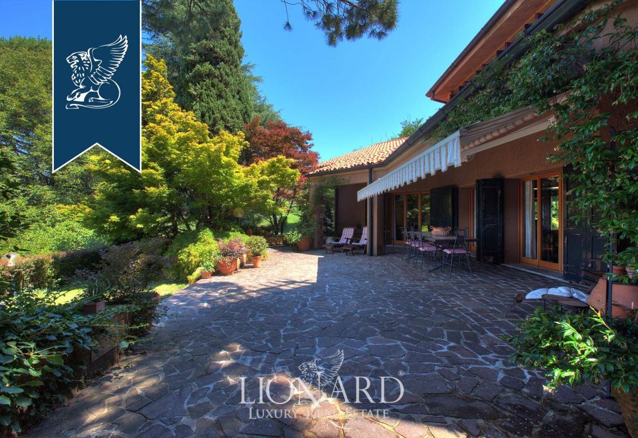 Вилла в Лекко, Италия, 500 м² - фото 16