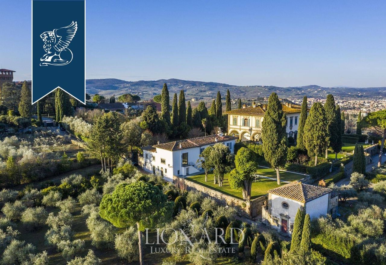 Вилла во Флоренции, Италия, 800 м² - фото 16