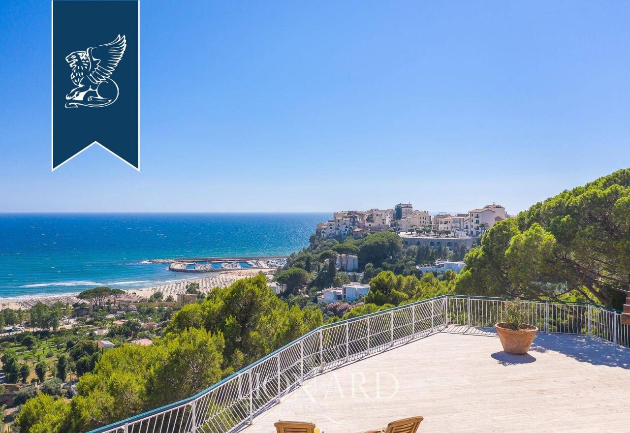 Вилла в Сперлонге, Италия, 615 м² - фото 15