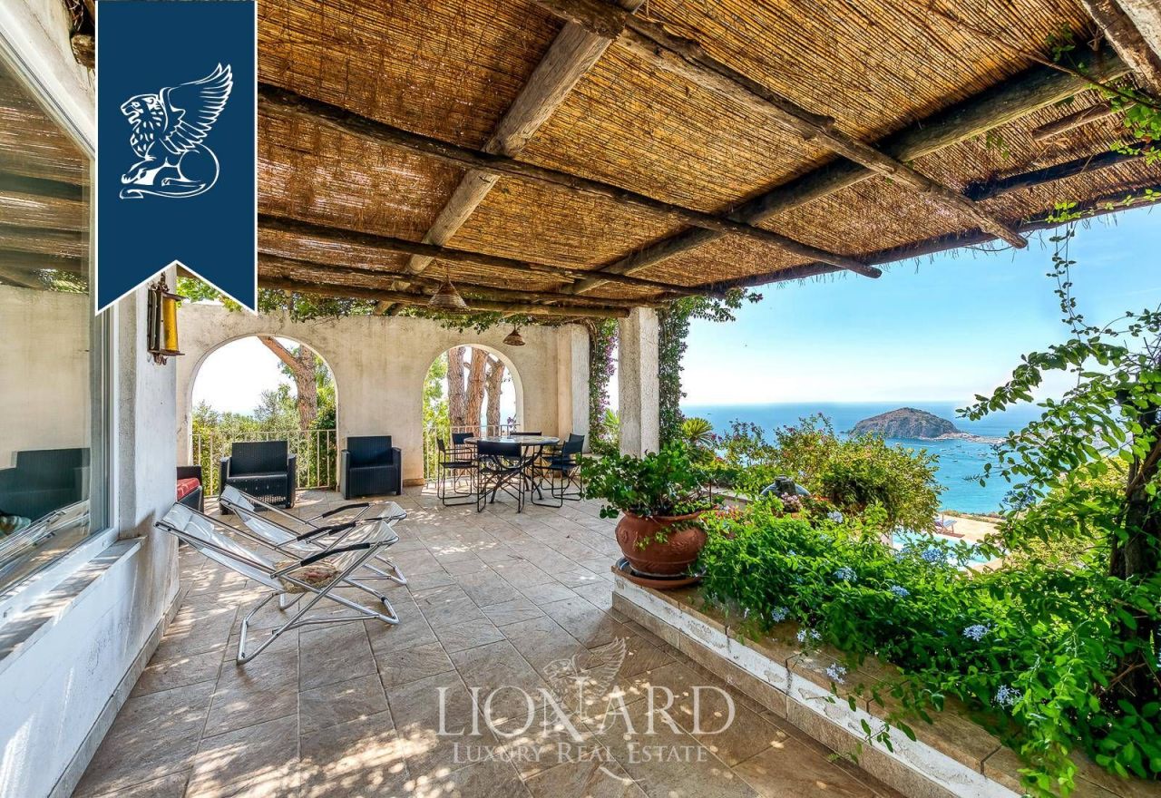 Вилла в Неаполе, Италия, 250 м² - фото 15