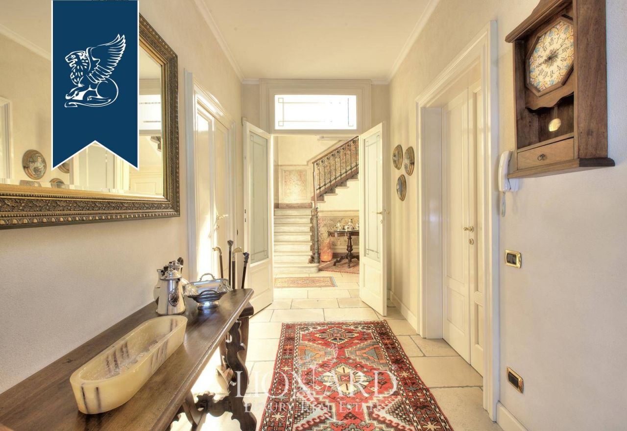 Вилла в Варесе, Италия, 550 м² - фото 15