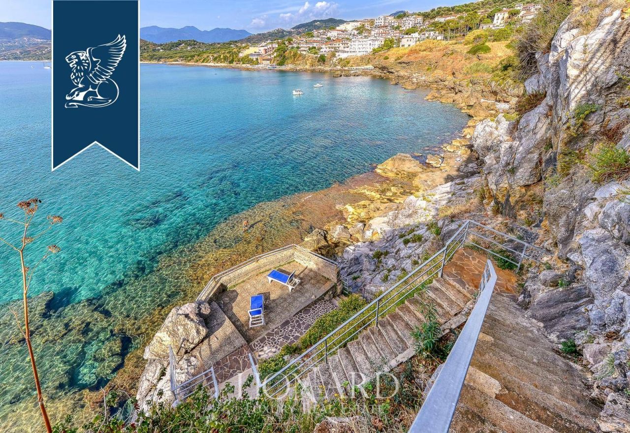 Отель, гостиница в Салерно, Италия, 1 000 м² - фото 15