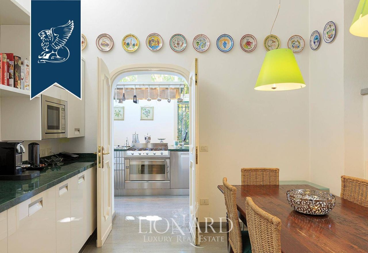 Вилла в Ароне, Италия, 1 000 м² - фото 15