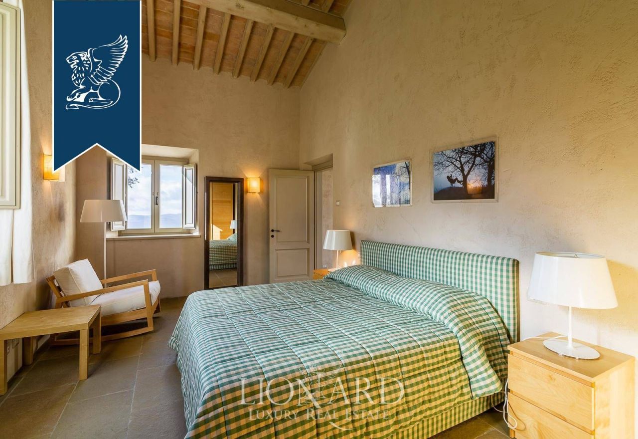 Замок в Сиене, Италия, 10 200 м² - фото 16