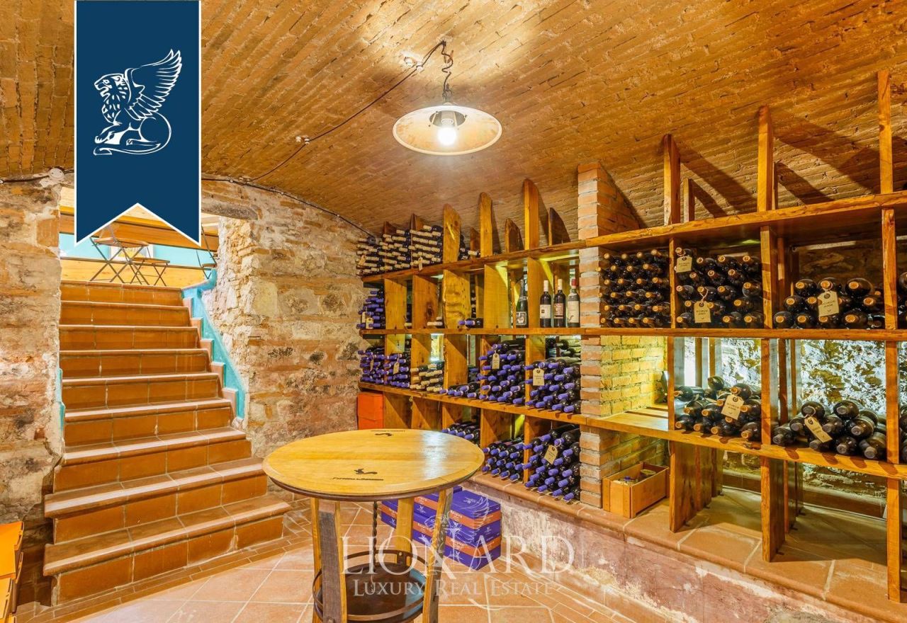 Ферма во Флоренции, Италия, 2 400 м² - фото 15