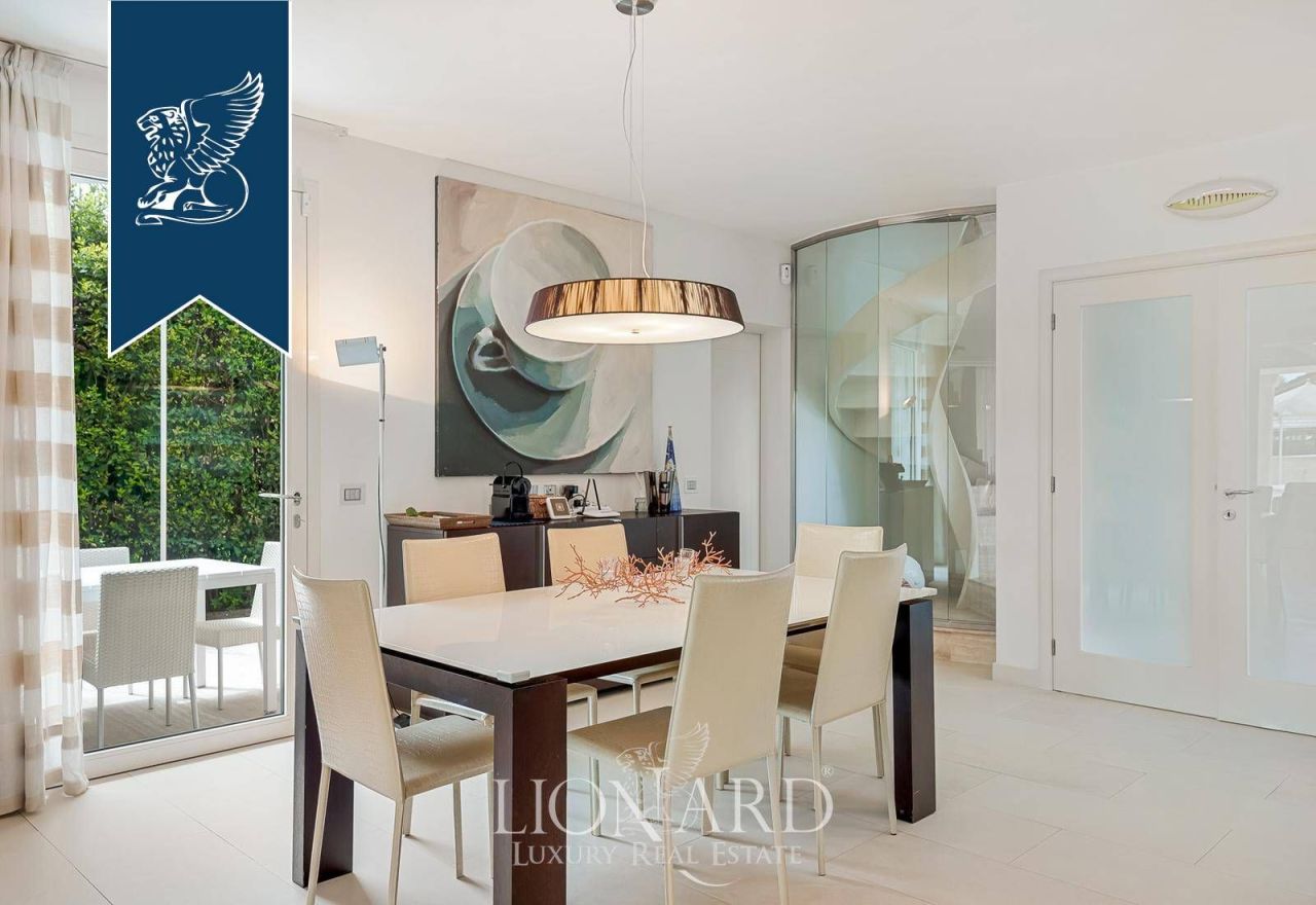 Вилла в Форте деи Марми, Италия, 300 м² - фото 17