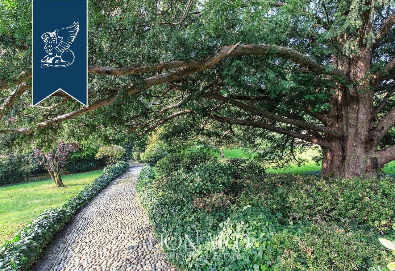 Вилла в Лекко, Италия, 1 000 м² - фото 17