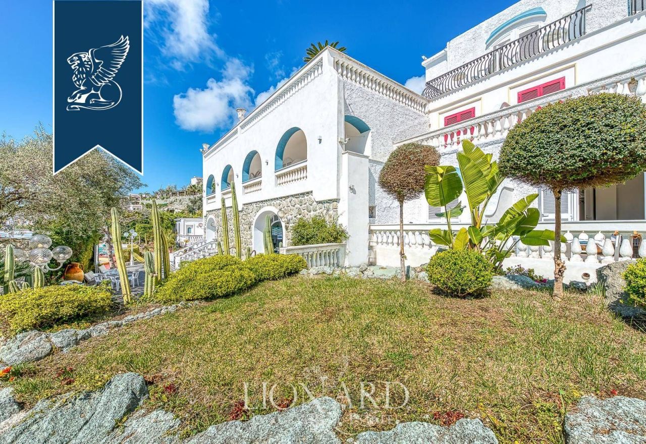 Отель, гостиница в Неаполе, Италия, 7 456 м² - фото 17