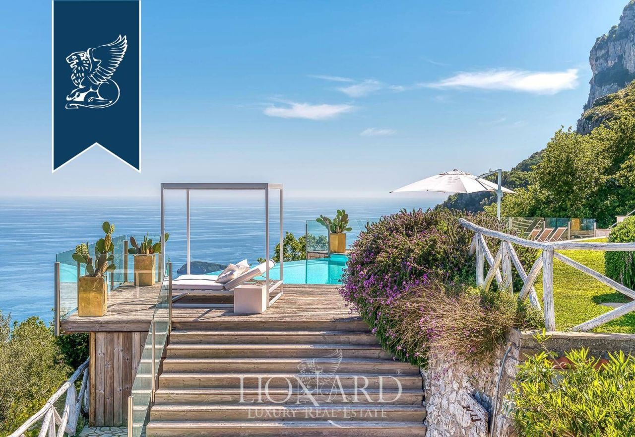 Вилла в Неаполе, Италия, 300 м² - фото 17