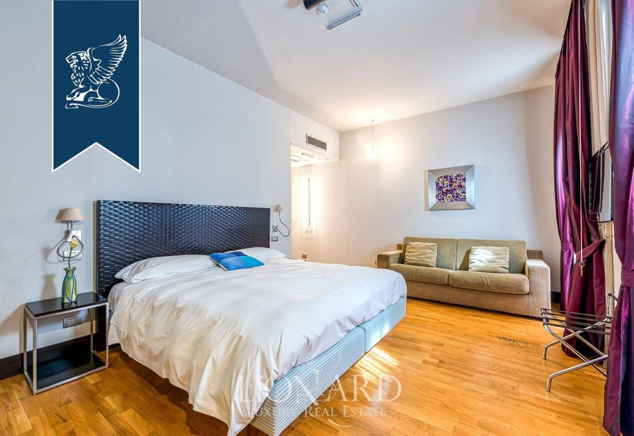 Отель, гостиница в Неаполе, Италия, 600 м² - фото 17