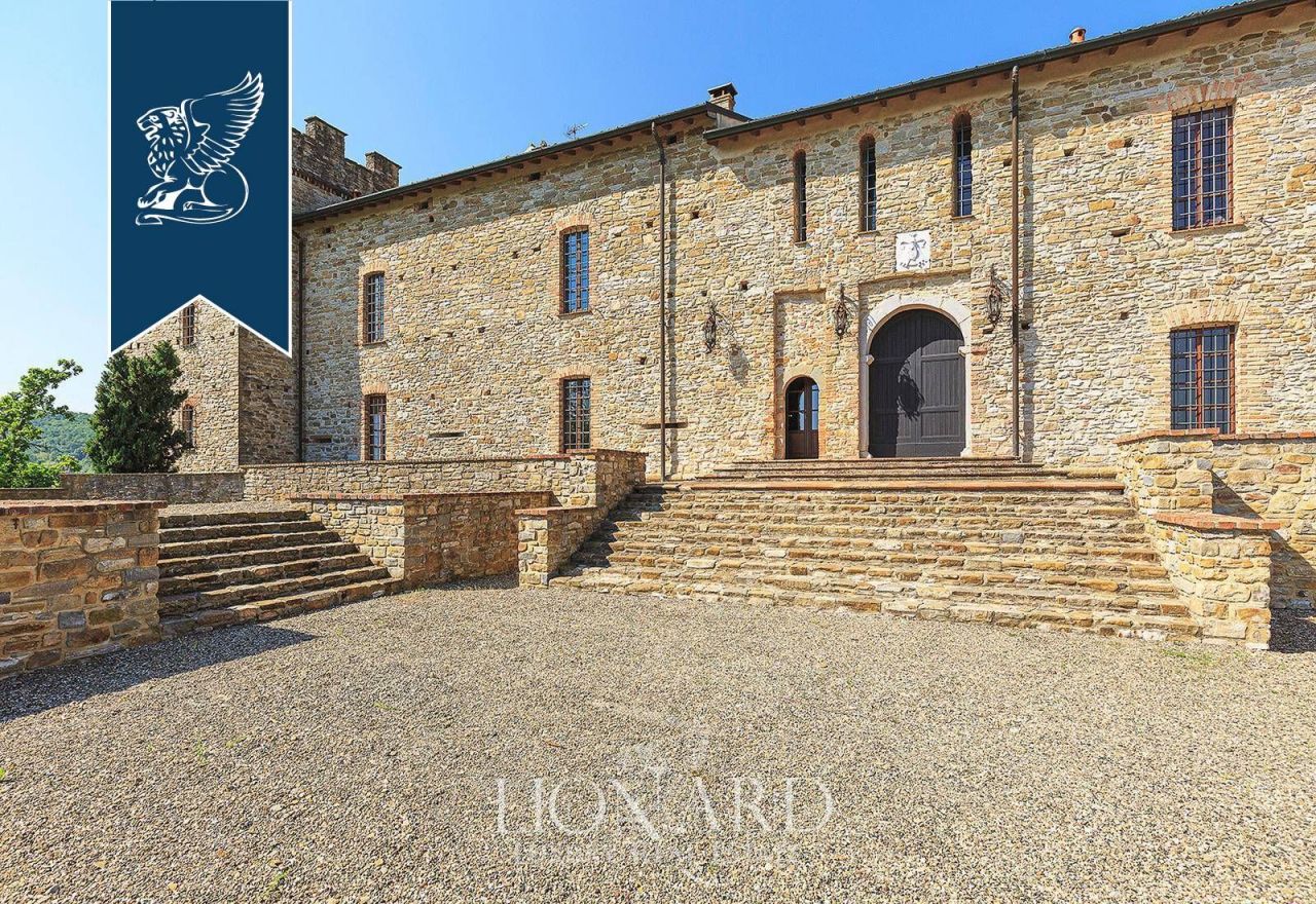 Замок в Пьяченце, Италия, 1 100 м² - фото 17