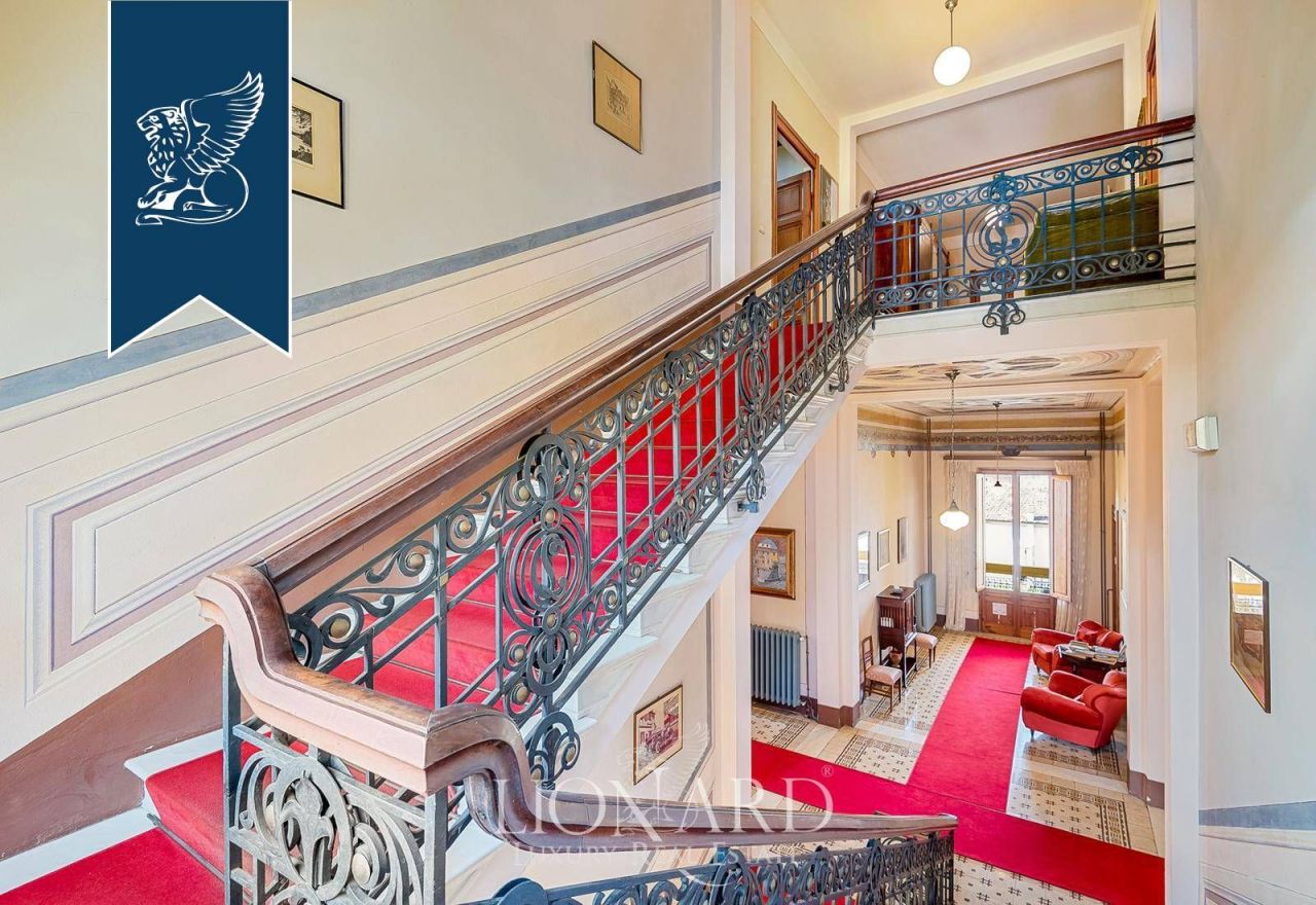 Отель, гостиница в Барге, Италия, 1 100 м² - фото 17