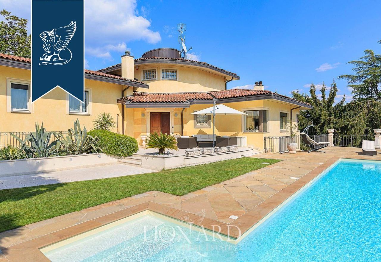 Вилла в Бергамо, Италия, 710 м² - фото 17