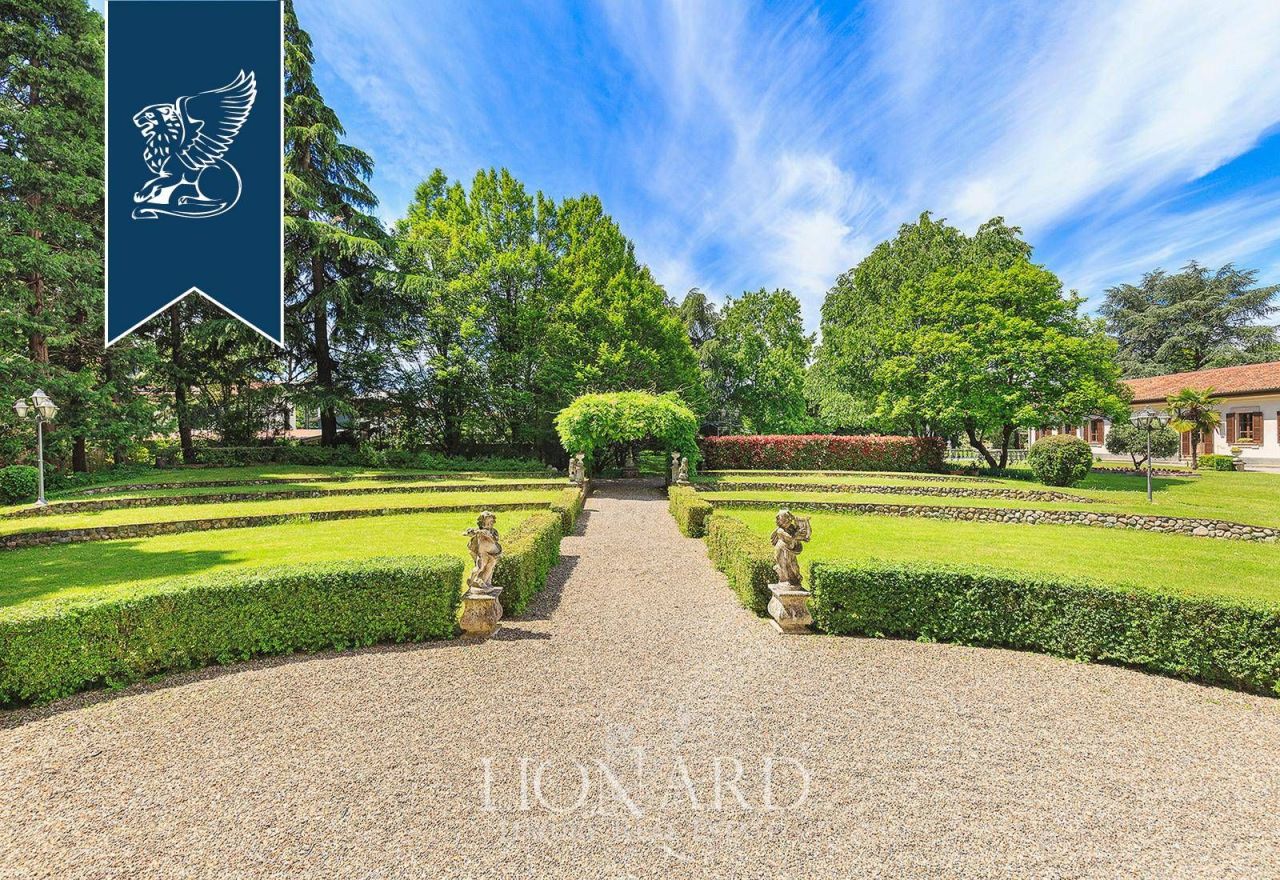 Вилла в Милане, Италия, 5 000 м² - фото 16