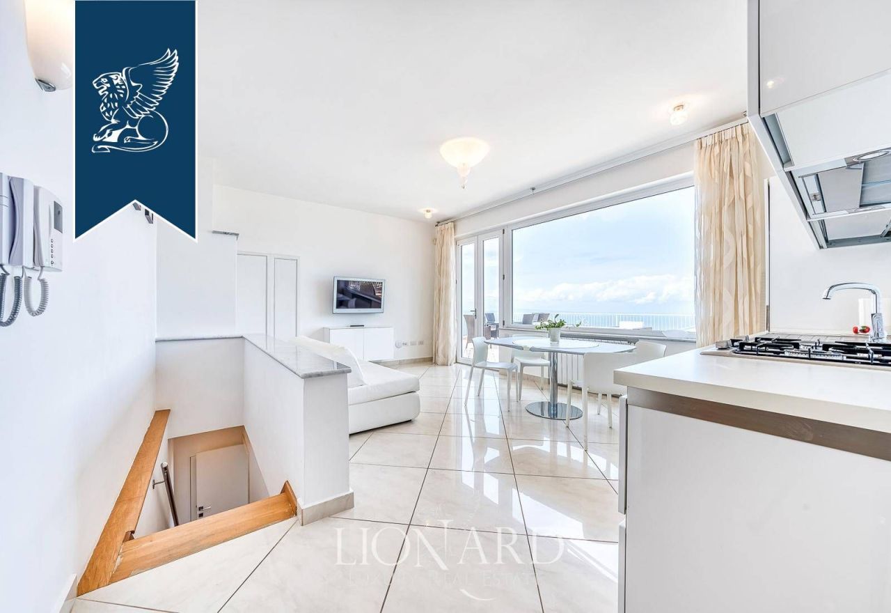 Вилла в Неаполе, Италия, 430 м² - фото 16