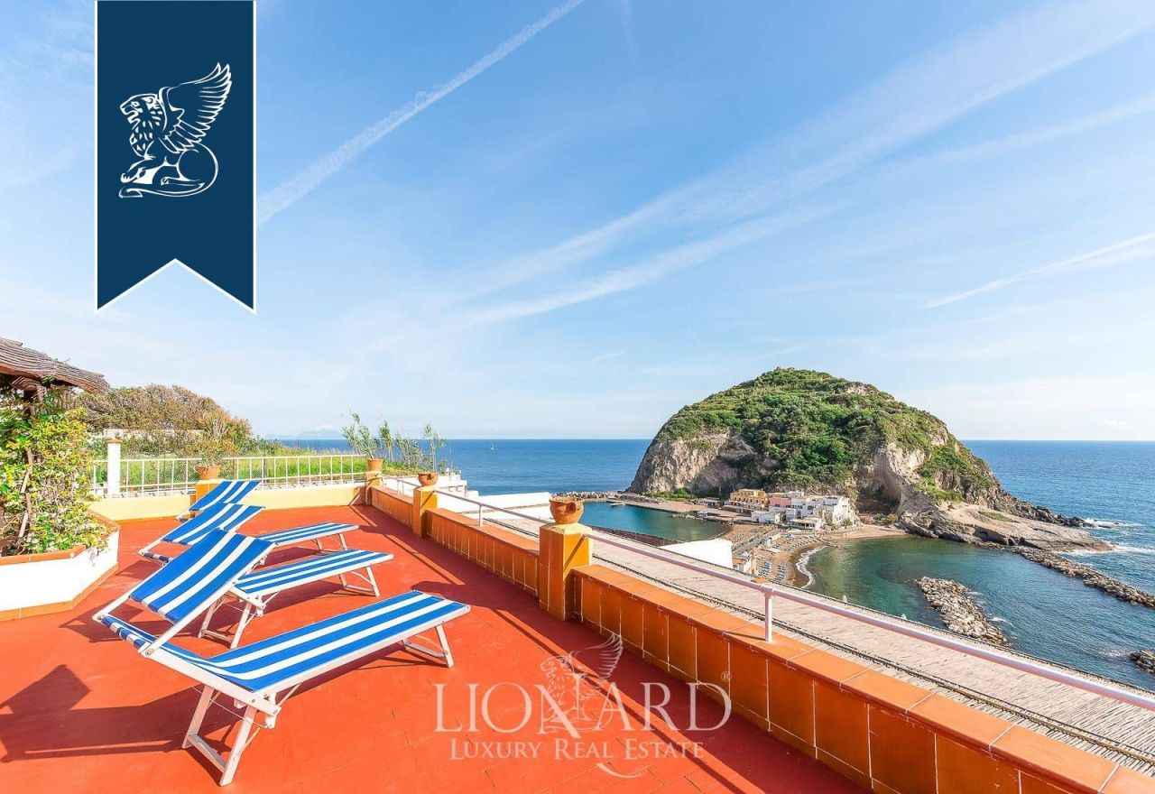 Отель, гостиница в Неаполе, Италия, 1 200 м² - фото 17