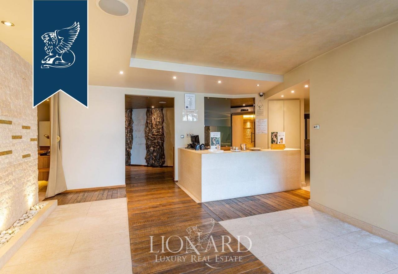 Отель, гостиница в Лекко, Италия, 3 500 м² - фото 17