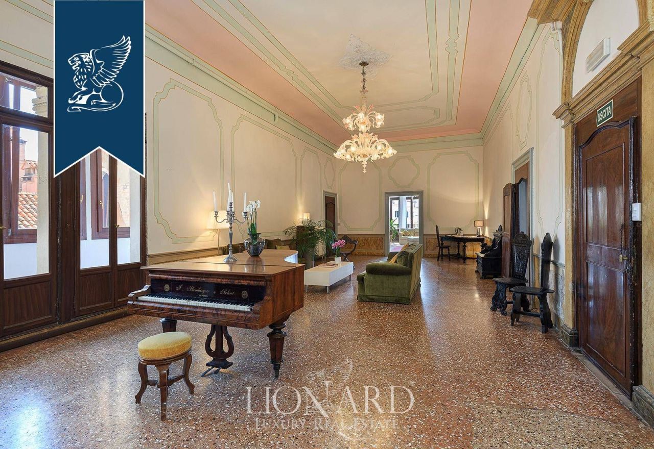 Дом в Венеции, Италия, 2 500 м² - фото 17