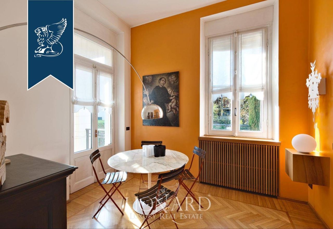 Вилла в Милане, Италия, 300 м² - фото 17