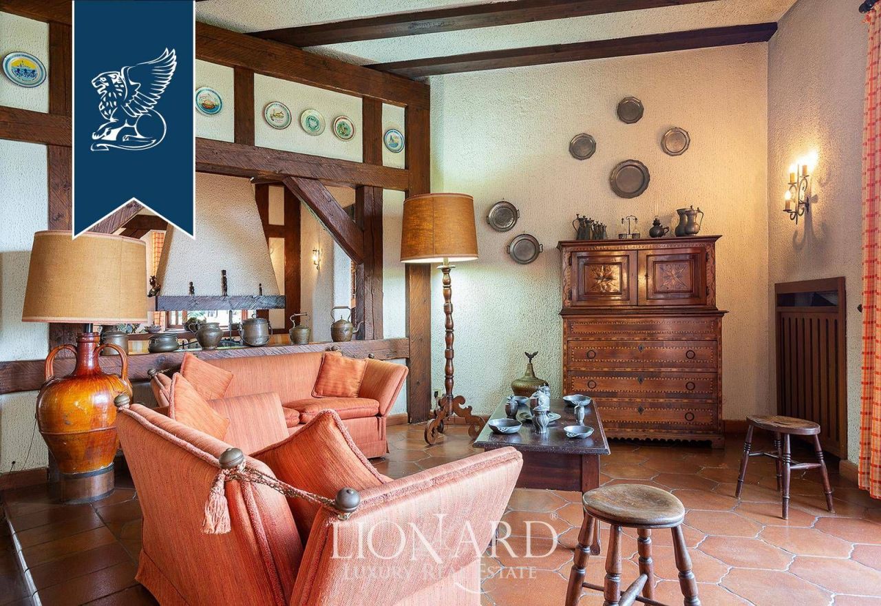 Вилла в Бодьо-Ломнаго, Италия, 1 000 м² - фото 17