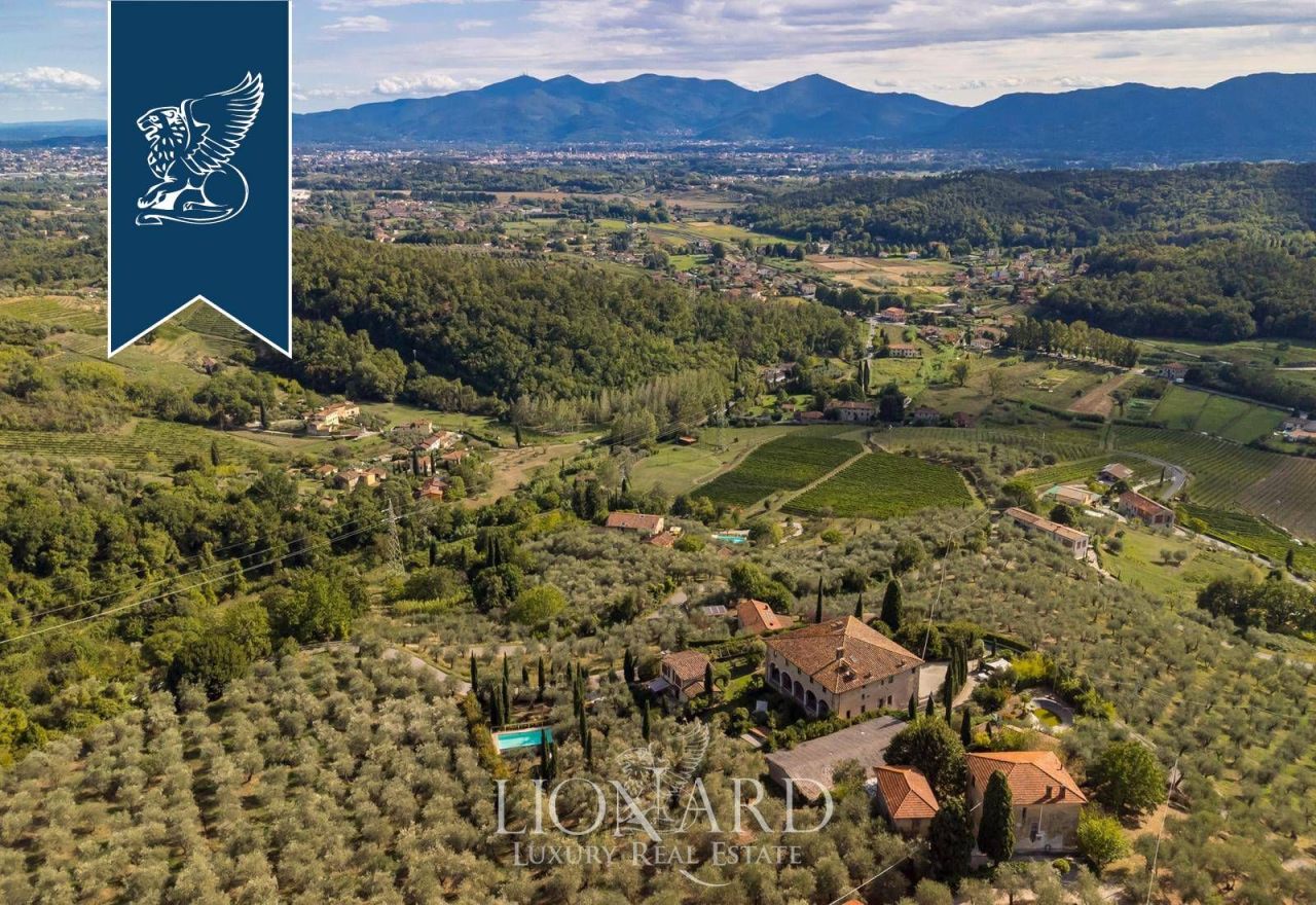 Вилла в Лукке, Италия, 1 301 м² - фото 16