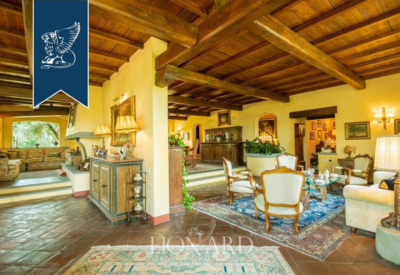 Вилла в Прато, Италия, 1 000 м² - фото 16