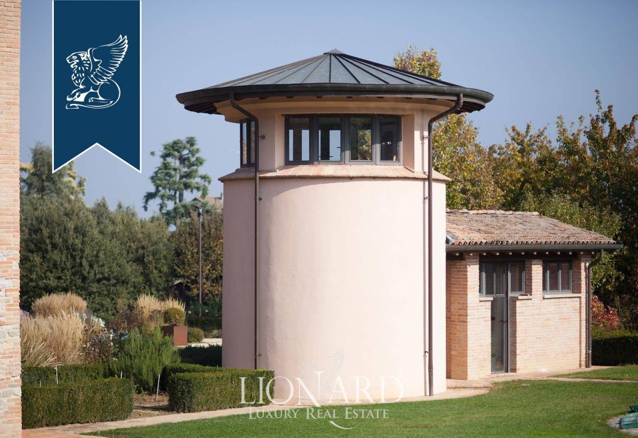 Вилла в Реджо-Эмилии, Италия, 800 м² - фото 16