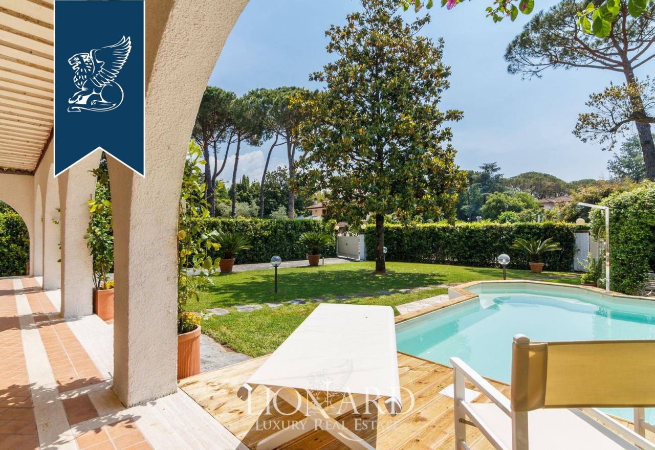 Вилла в Форте деи Марми, Италия, 216 м² - фото 16