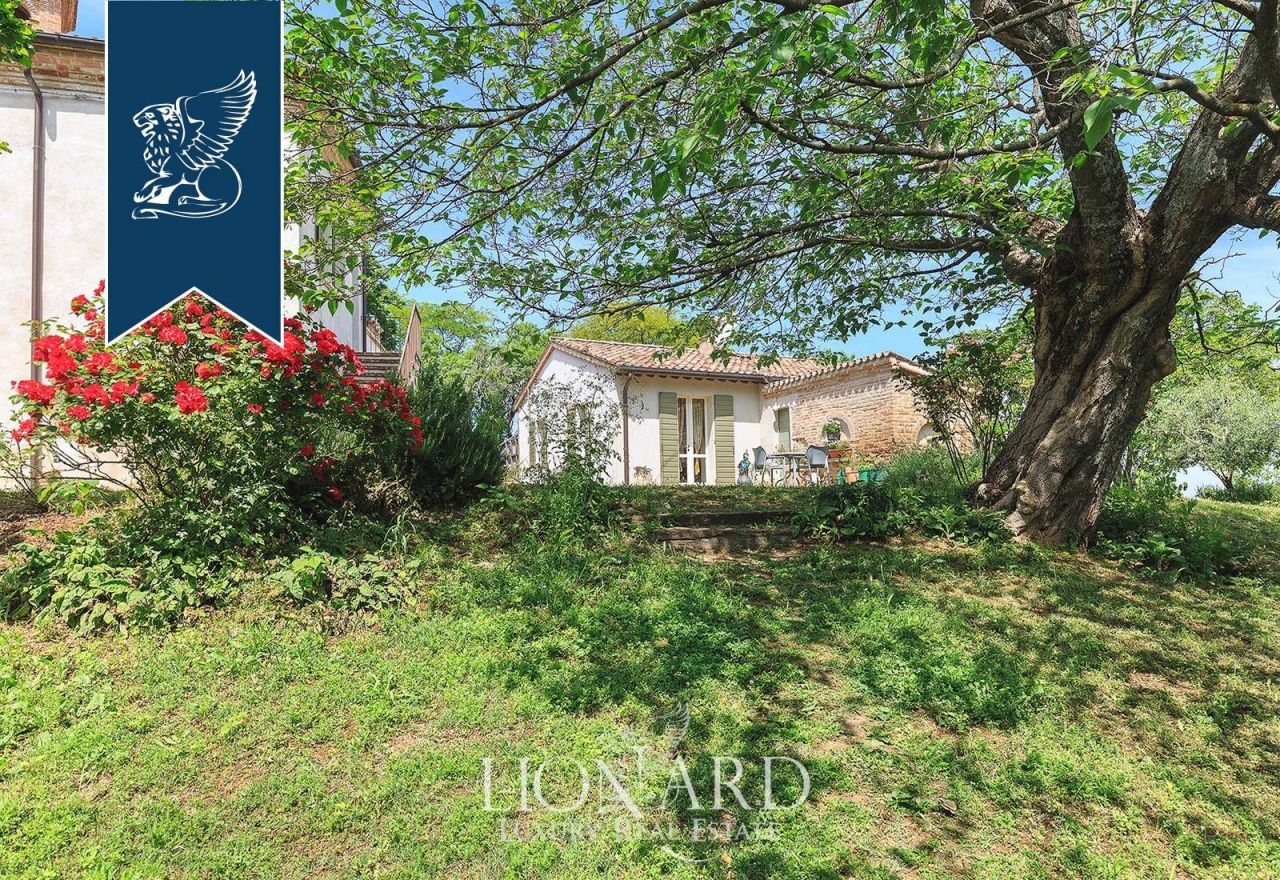 Замок в Форли-Чезене, Италия, 1 000 м² - фото 15