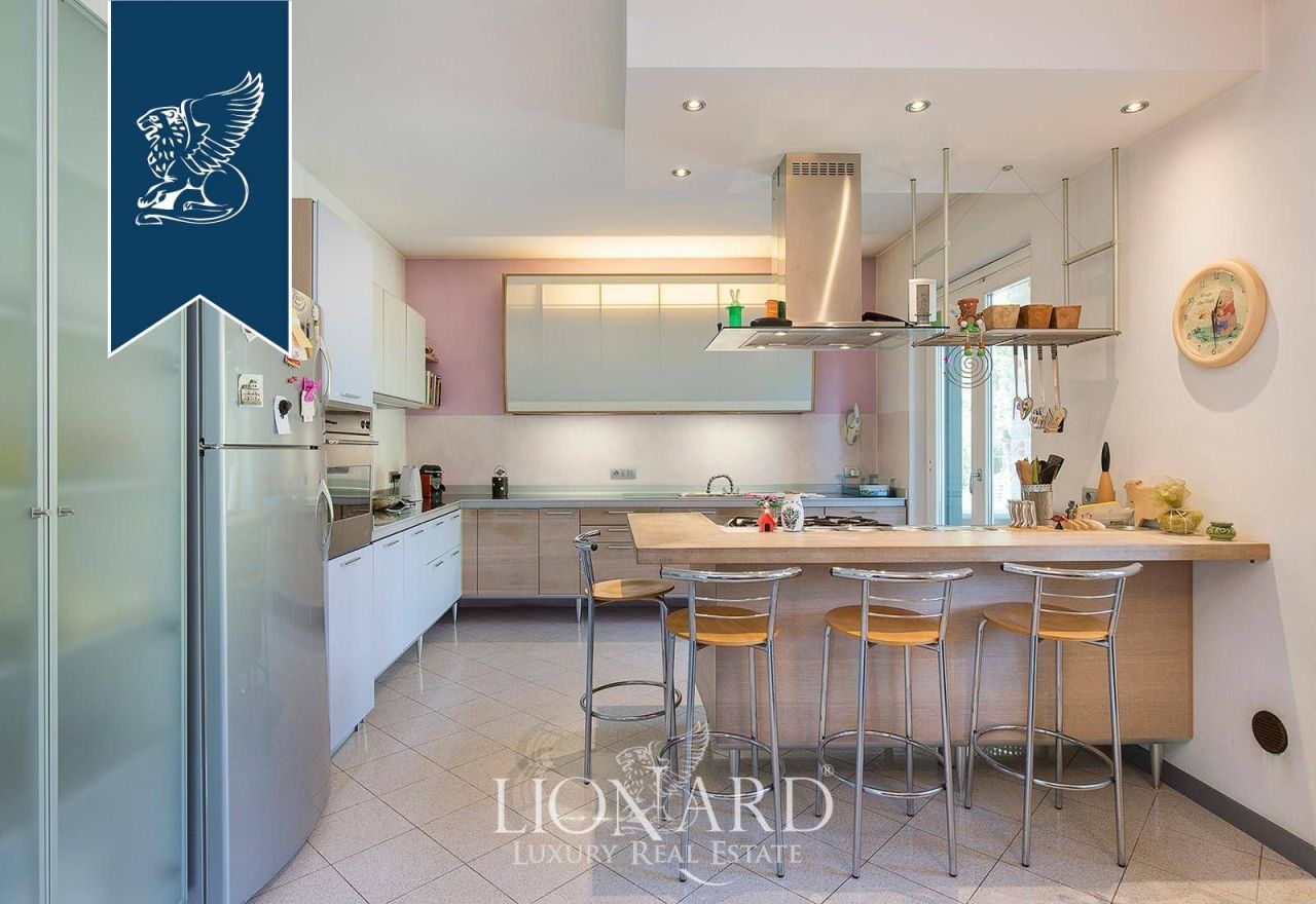 Вилла в Новаре, Италия, 700 м² - фото 15